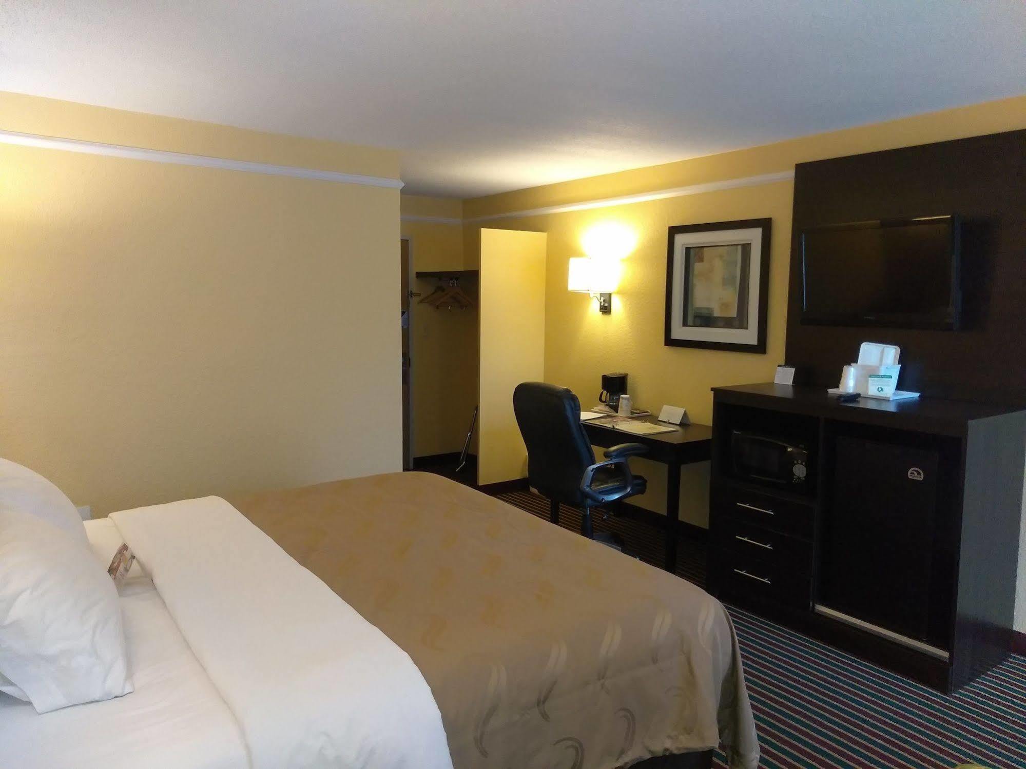 Quality Inn Рок Хил Екстериор снимка